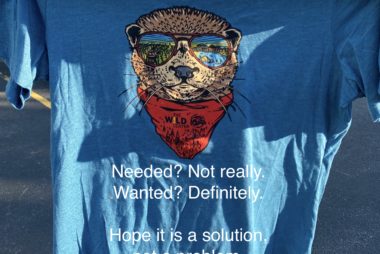 Wild center t-shirt with illustration of a beaver